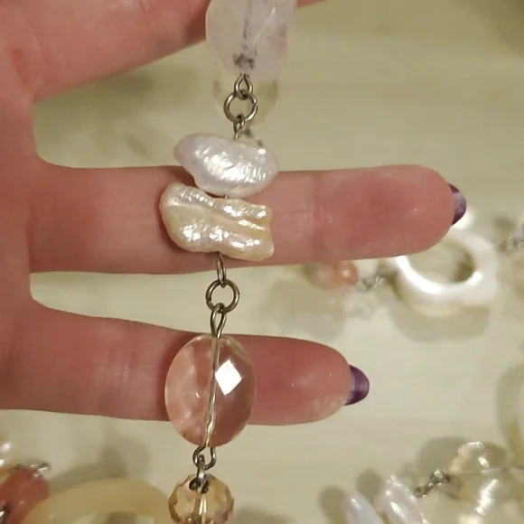 Gorgeous flower necklace - Picture 3 of 5